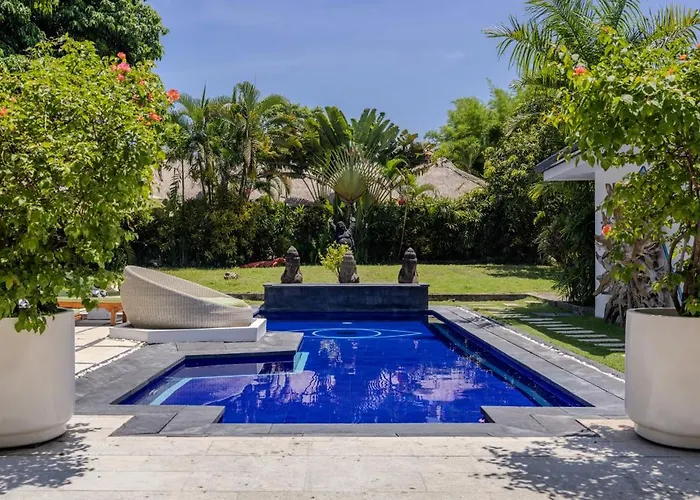 Villa Arev, 4br Family-friendly In Umalas, Garden & Pool Kerobokan