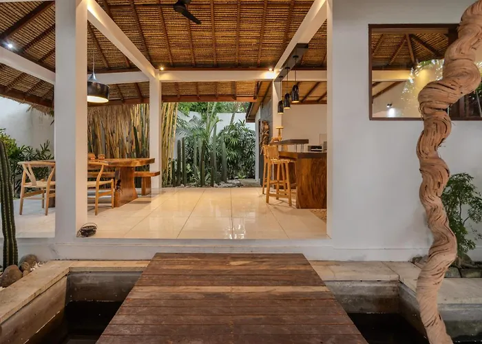 Arev, 4br Family-friendly In Umalas, Garden & Pool Villa *