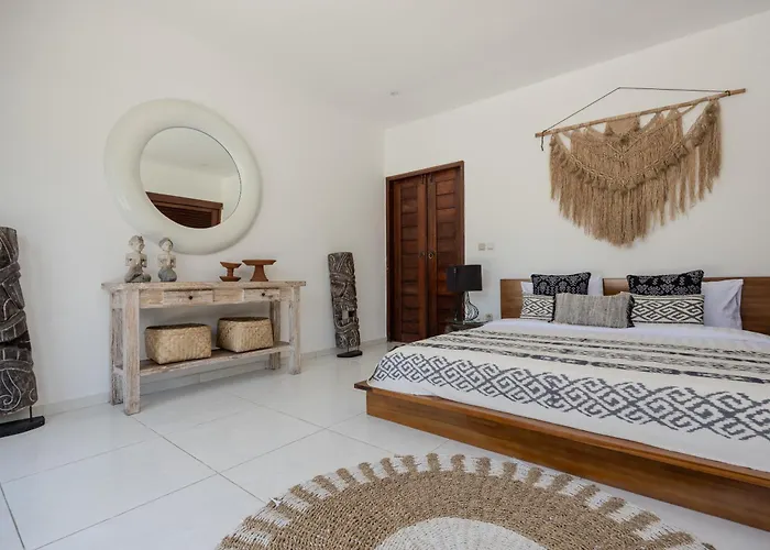 Arev, 4br Family-friendly In Umalas, Garden & Pool * Kerobokan