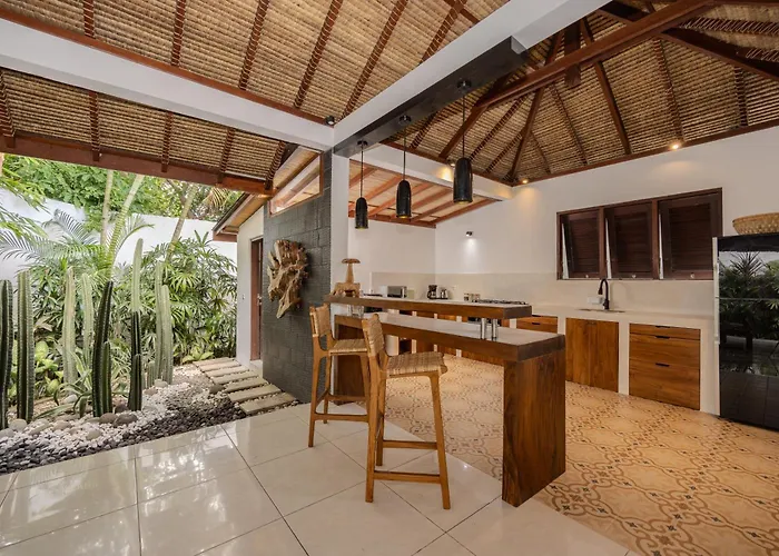 Arev, 4br Family-friendly In Umalas, Garden & Pool