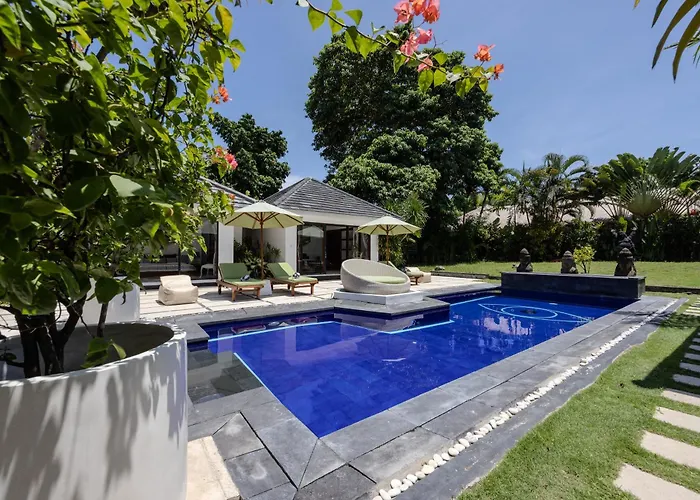 Arev, 4br Family-friendly In Umalas, Garden & Pool Villa Kerobokan