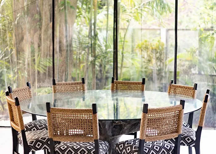 Arev, 4br Family-friendly In Umalas, Garden & Pool Kerobokan