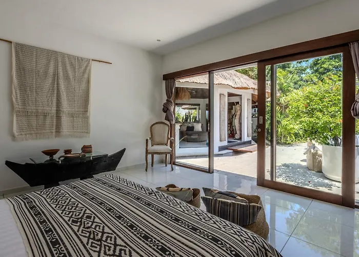 Arev, 4br Family-friendly In Umalas, Garden & Pool Villa Kerobokan