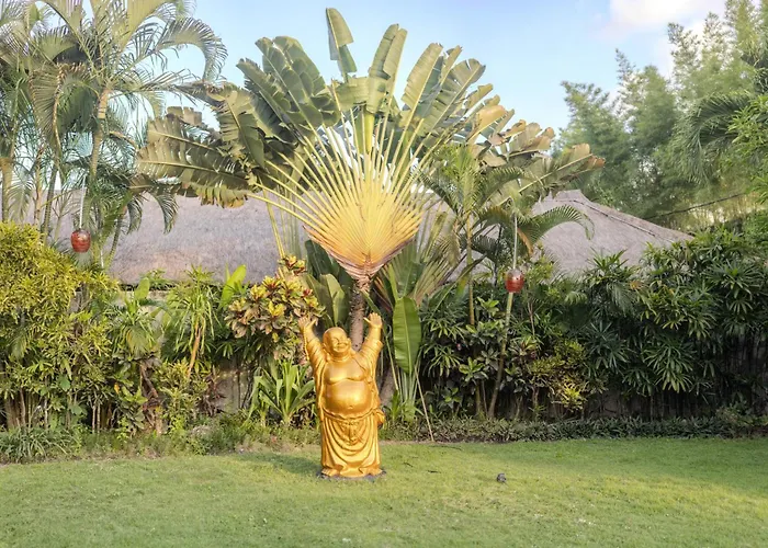 Arev, 4br Family-friendly In Umalas, Garden & Pool Villa Kerobokan
